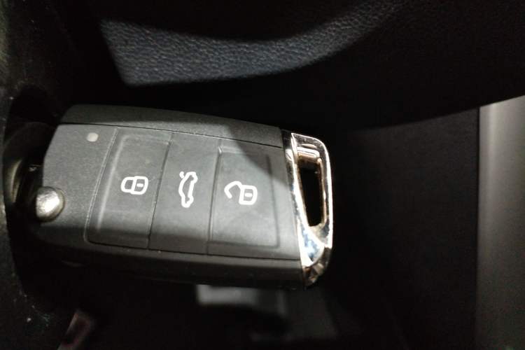 Used Volkswagen T-ROC 2018 230TSI DSG Two-Wheel Drive Advanced Version China VI Standard