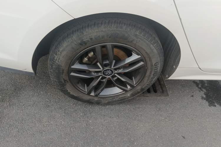 Used BYD Qin Pro 2019 Super Edition 1.5TI Manual Smart Connect Fierce Model China V Standard