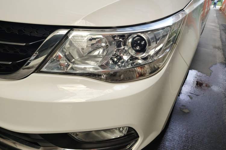 Used Baojun 730 2016 1.5L Manual Comfort Version 7 Seats China V Emission Standard