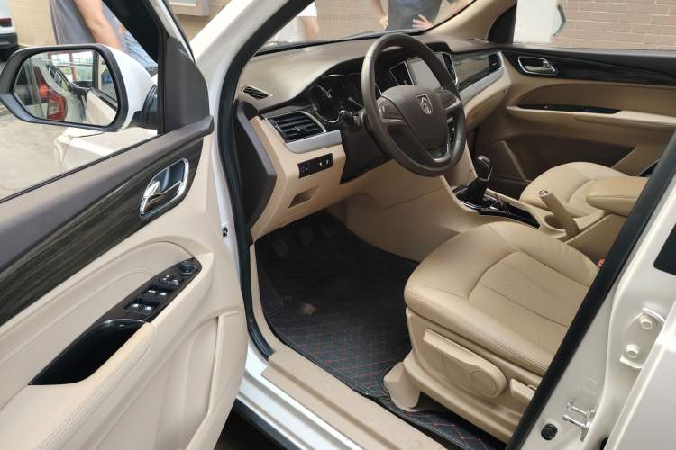 Used Baojun 730 2016 1.5L Manual Comfort Version 7 Seats China V Emission Standard