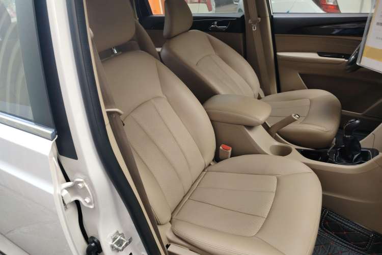 Used Baojun 730 2016 1.5L Manual Comfort Version 7 Seats China V Emission Standard