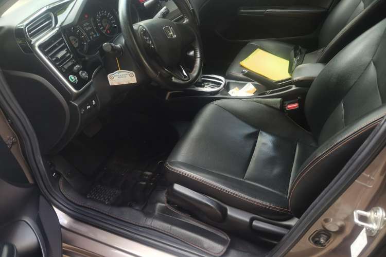 Used Honda Gienia 2017 1.5L CVT Fashion Edition Driver Seat