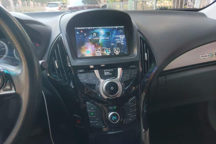 Used BYD Qin New Energy 2015 1.5T Dual-Crown Flagship Edition