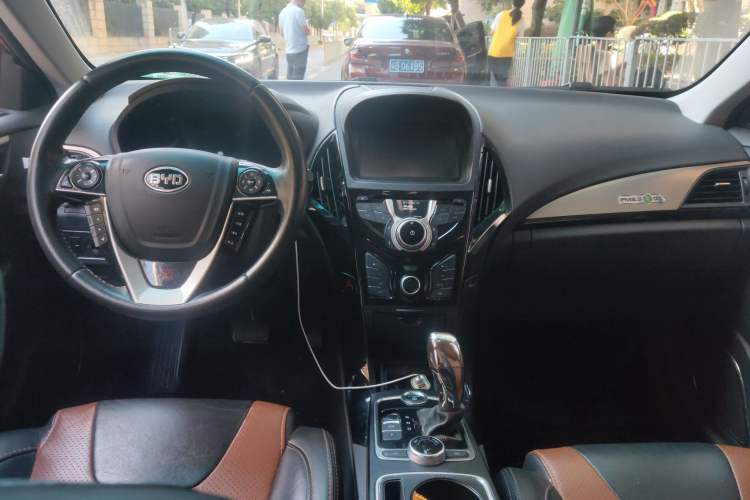 Used BYD Qin New Energy 2015 1.5T Dual-Crown Flagship Edition