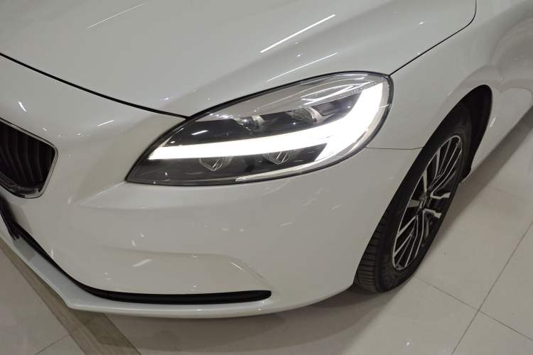 Used Volvo V40 2019 T3 Zhiyi Edition