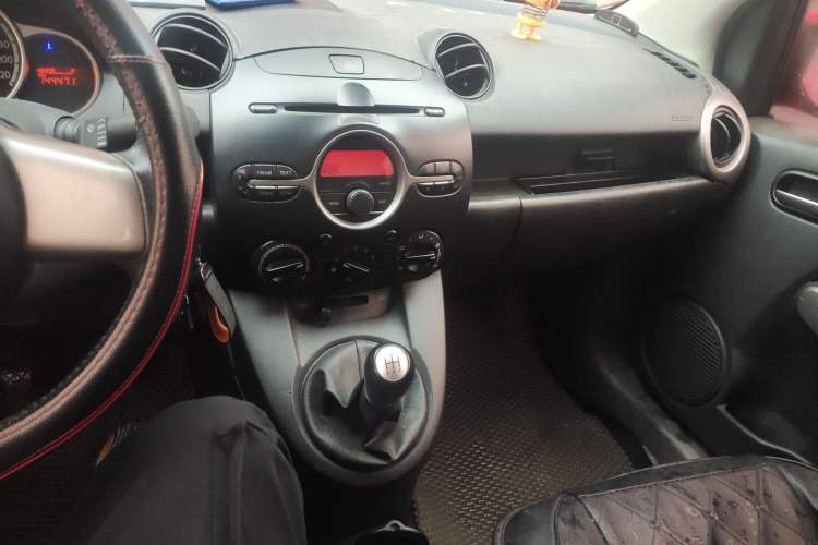 Used Mazda Mazda 2 2011 Xuan Dong 1.5L Manual Value Edition