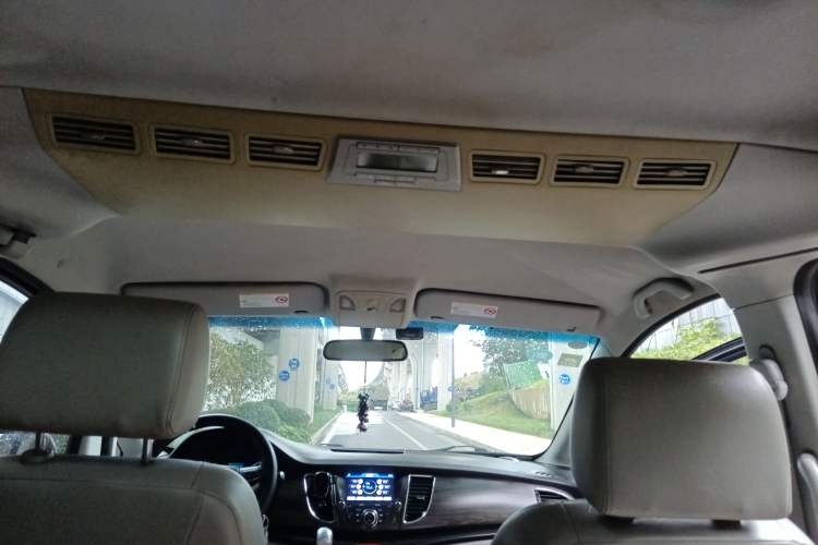 Used JAC Refine M5 2013 2.0T Gasoline Manual Business Edition
