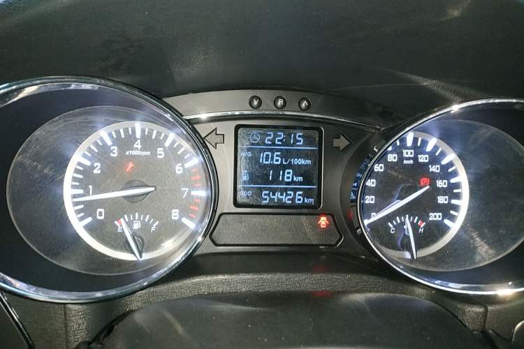 Used JAC T6 2015 2.0L Gasoline Flagship Version HFC4GA3-3D
