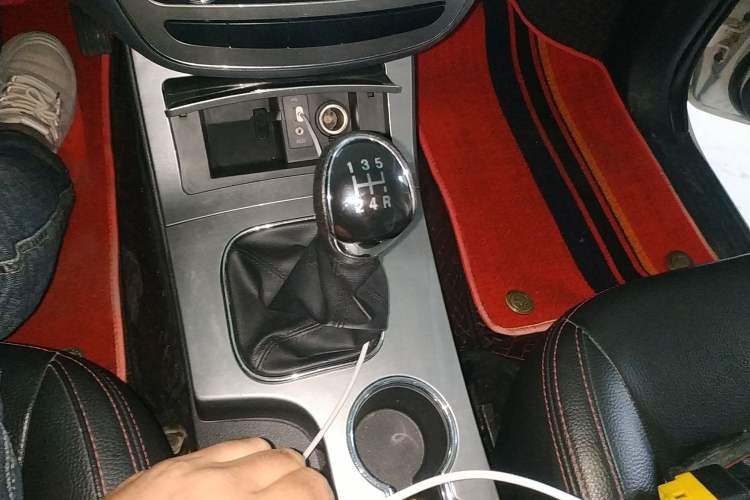 Used JAC T6 2015 2.0L Gasoline Flagship Version HFC4GA3-3D
