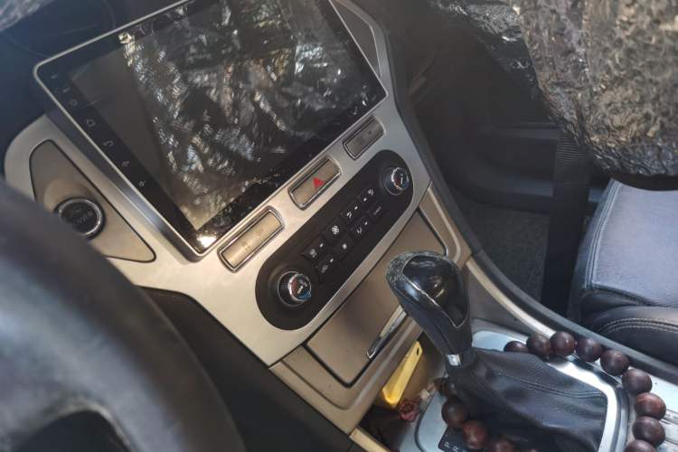 Used Ford Mondeo 2007 2.3L Luxury Sports Model Gear Lever