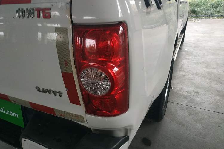 Used JAC T6 2015 2.0L Gasoline Flagship Version HFC4GA3-3D
