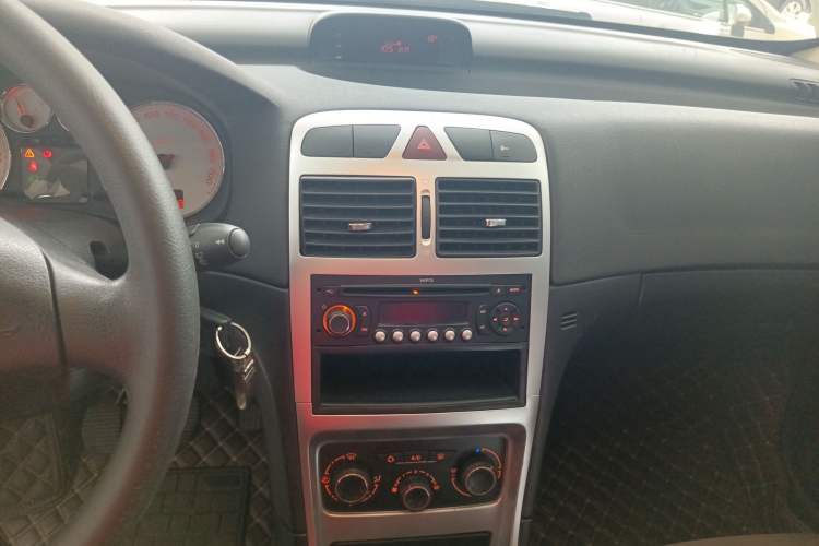 Used Peugeot 307 2012 Hatchback 1.6L Manual Comfort Edition