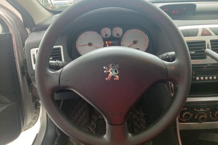 Used Peugeot 307 2012 Hatchback 1.6L Manual Comfort Edition