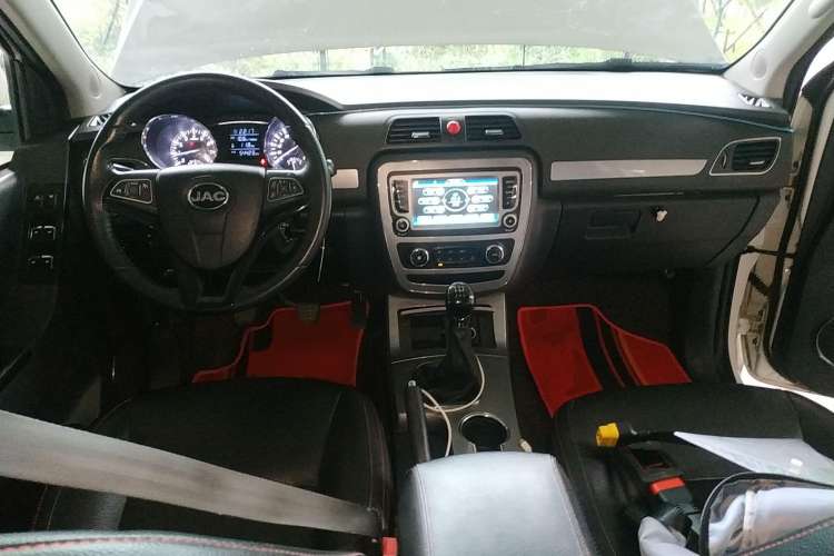 Used JAC T6 2015 2.0L Gasoline Flagship Version HFC4GA3-3D
