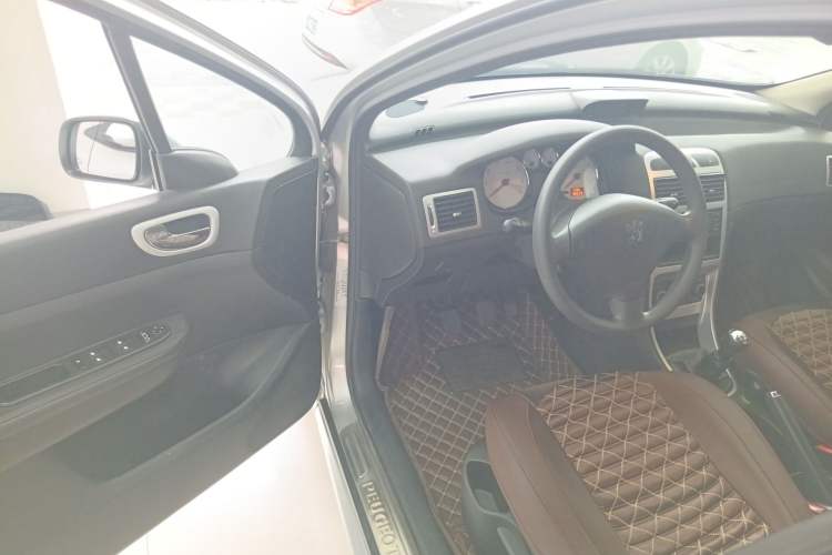 Used Peugeot 307 2012 Hatchback 1.6L Manual Comfort Edition