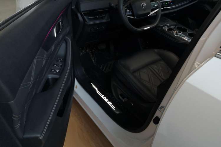 Used Changan UNI-K iDD 2023 Smart Electric iDD 1.5T 135km Smart Leading Model
