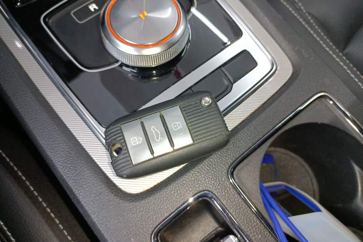 Used Roewe i6 New Energy 2017 45T Hybrid Connect & Smart Enjoyment Edition
