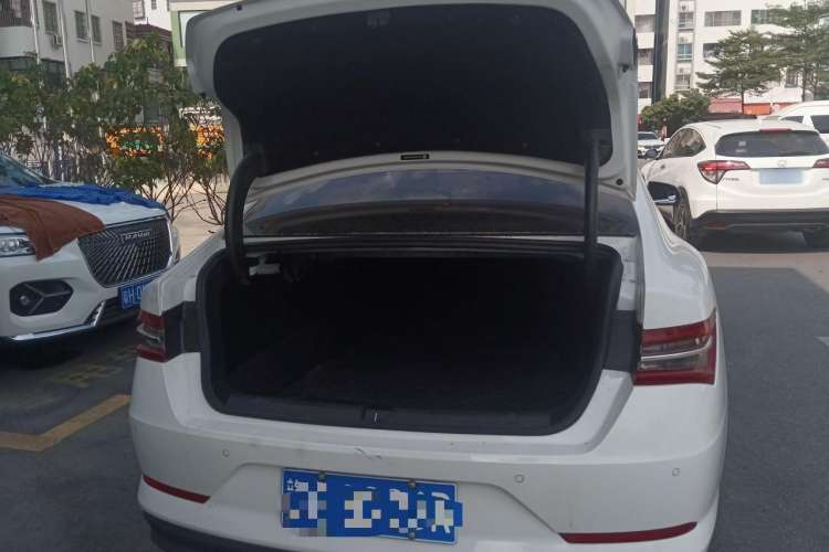 Used BYD Qin Pro 2019 Super Edition 1.5TI Manual Smart Connect Fierce Model China V Standard