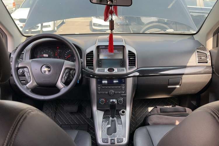 Used Chevrolet Captiva 2012 2.4L 4x4 Flagship Edition 7 Seats