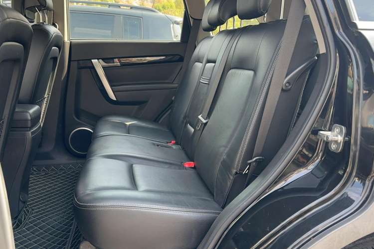 Used Chevrolet Captiva 2012 2.4L 4x4 Flagship Edition 7 Seats