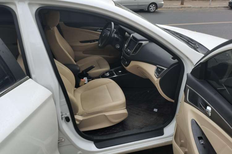 Used CHANGAN Eado New Energy 2016 Pure Electric Deluxe Model Right Front Seat