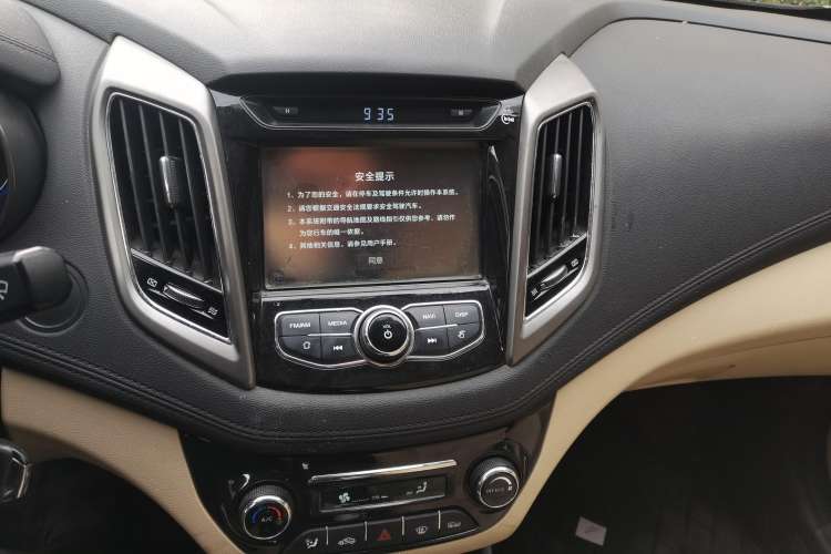 Used CHANGAN Eado New Energy 2016 Pure Electric Deluxe Model Audio And AC Panel