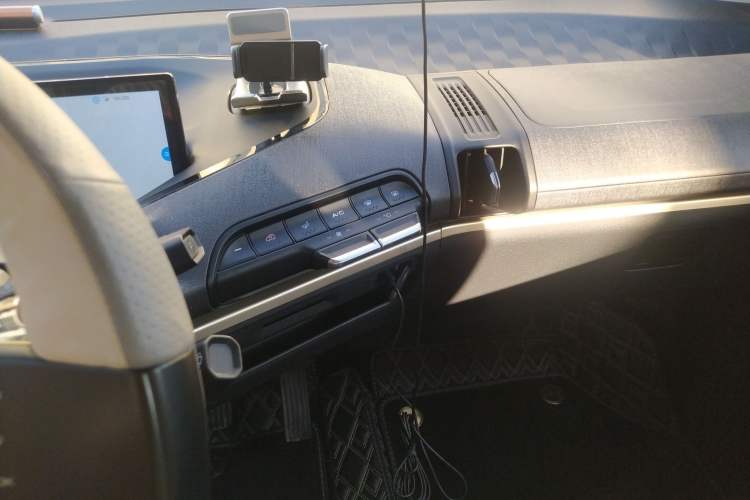 Used Baojun KiWi EV 2021 Artist Model Lithium Iron Phosphate
