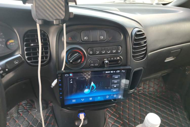 Used JAC Refine 2011 2.0L Shuttle Gasoline Standard Edition HFC4GA3
