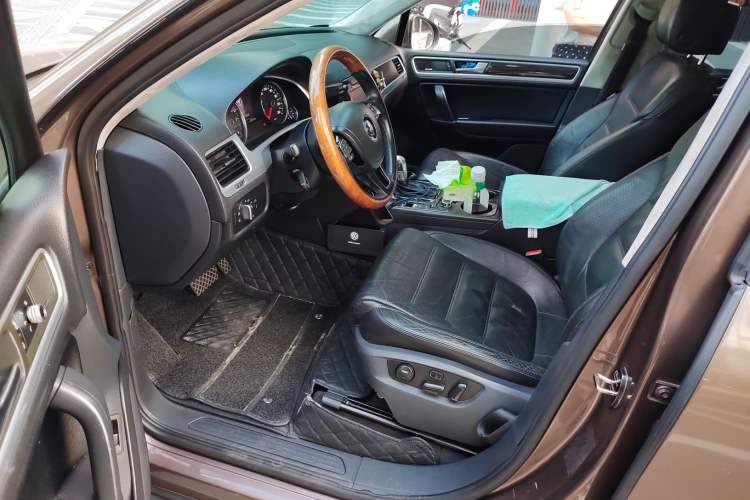 Used Volkswagen Touareg 2011 3.0 TDI Diesel High-End Model