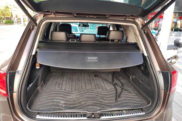 Used Volkswagen Touareg 2011 3.0 TDI Diesel High-End Model