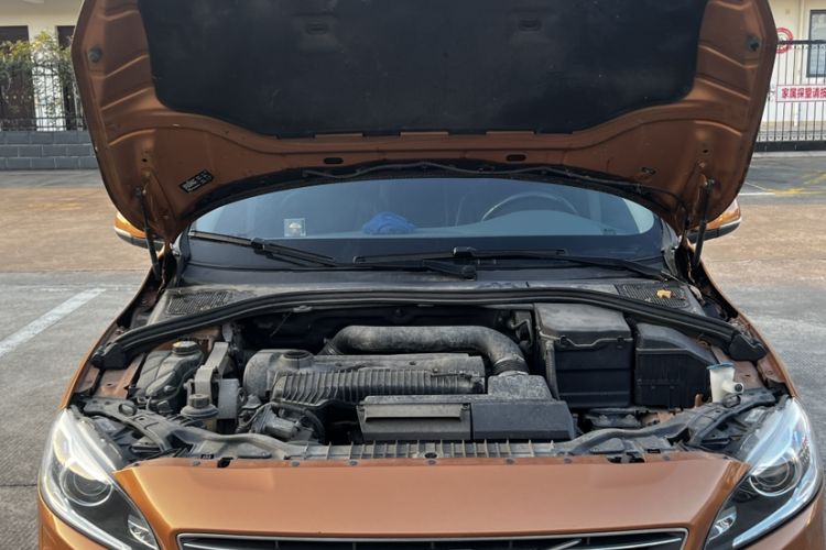 Used Volvo S60 2014 S60L 2.0T Zhiyuan Edition