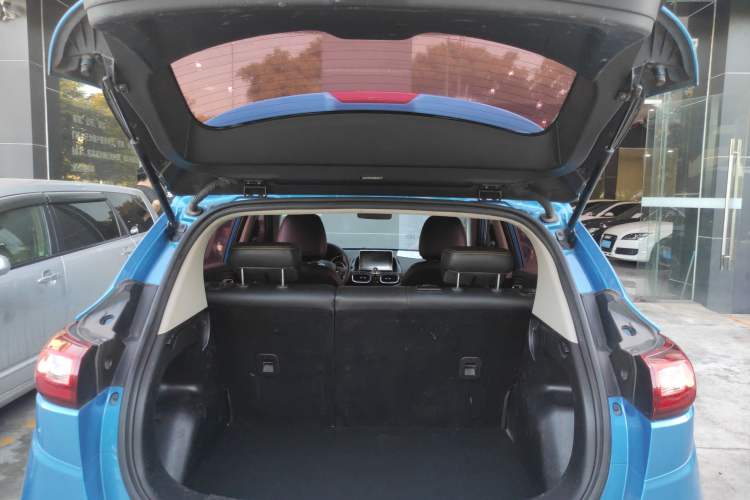 Used Dongfeng Aeolus AX4 2017 1.6L DCT Trendy Style
