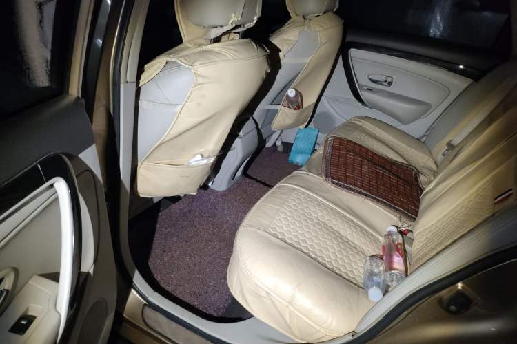 Used Dongfeng Aeolus A60 2016 1.5L Manual Luxury Version Left Rear Seat