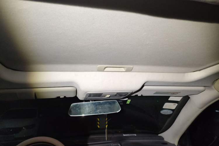 Used Dongfeng Aeolus A60 2016 1.5L Manual Luxury Version Headliner