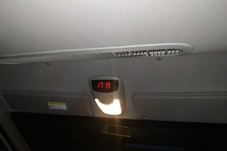 Used JAC Sunray 2019 1.9T Fuel-Efficient Platinum Edition 5-9 Seater Star Express
