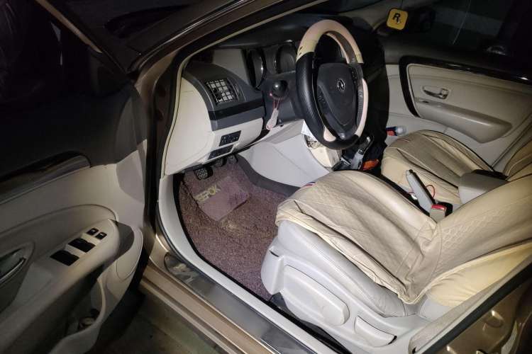 Used Dongfeng Aeolus A60 2016 1.5L Manual Luxury Version Driver Seat