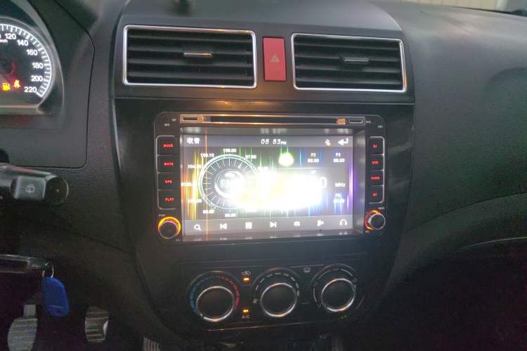 Used FORTHING Joyear X5 2013 1.6L Manual Luxury Model China IV Standard
