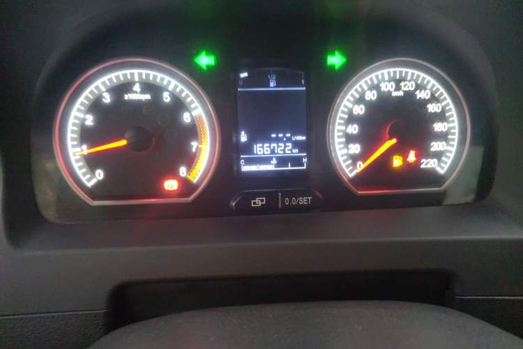 Used FORTHING Joyear X5 2013 1.6L Manual Luxury Model China IV Standard
