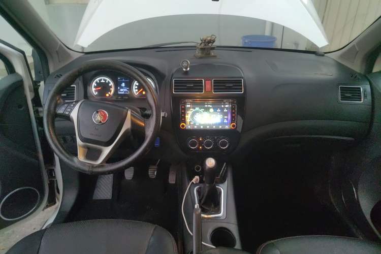 Used FORTHING Joyear X5 2013 1.6L Manual Luxury Model China IV Standard
