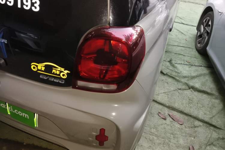 Used Roewe Clever 2021 302 km New Four-Seater Super-Efficient Version
