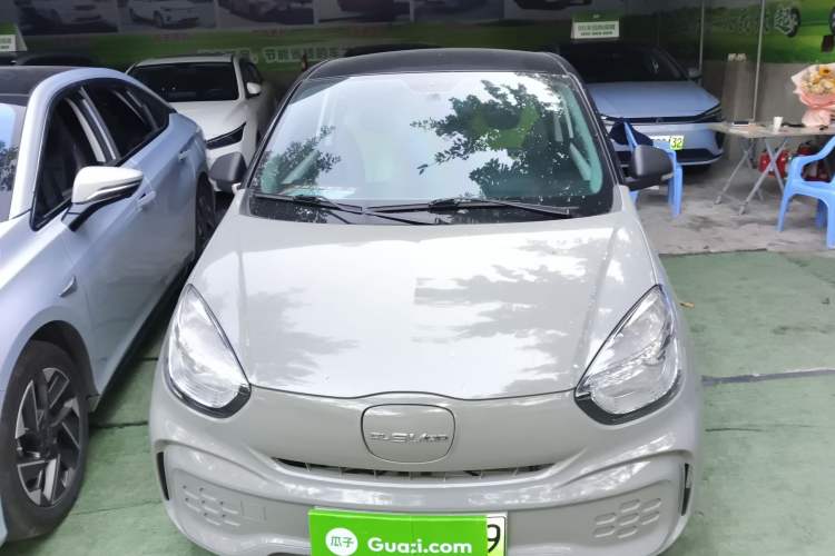 Used Roewe Clever 2021 302 km New Four-Seater Super-Efficient Version
