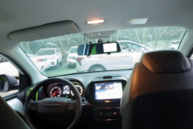 Used Roewe Clever 2021 302 km New Four-Seater Super-Efficient Version
