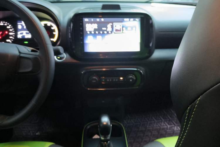 Used Roewe Clever 2021 302 km New Four-Seater Super-Efficient Version
