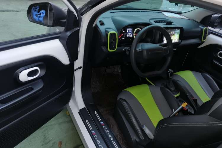 Used Roewe Clever 2021 302 km New Four-Seater Super-Efficient Version
