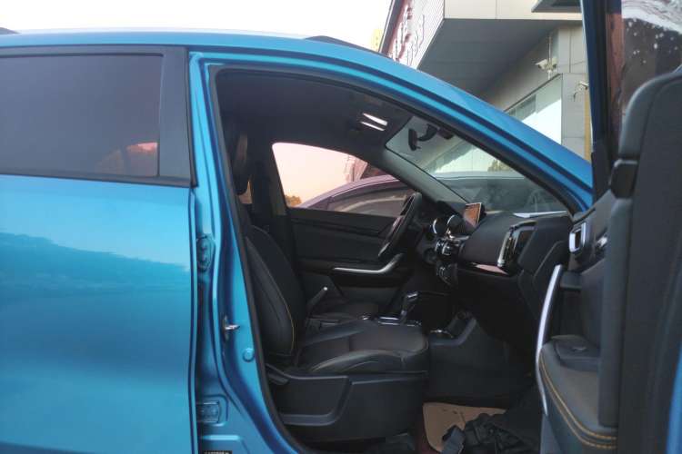 Used Dongfeng Aeolus AX4 2017 1.6L DCT Trendy Style
