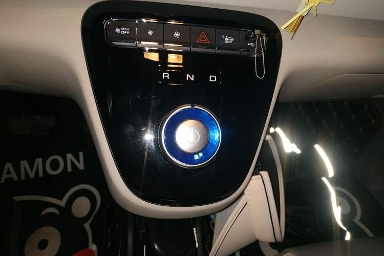 Used ORA White Cat 2022 Upgraded Model 305km Range Luxury Version Lithium-Ion Battery