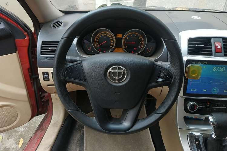 Used Brilliance H330 2013 1.5L Automatic Luxury Model Steering Wheel