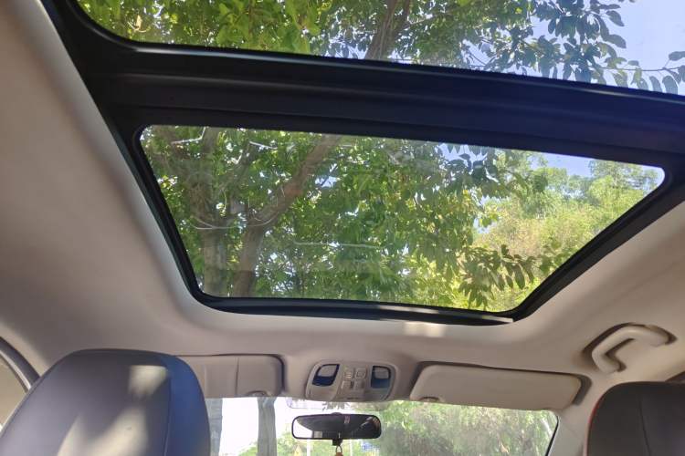 Used SOL X8 2021 300T DCT Leading Smart Connectivity Version 7 Seats