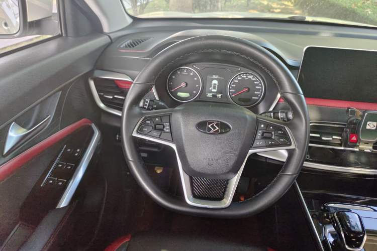 Used SOL X8 2021 300T DCT Leading Smart Connectivity Version 7 Seats