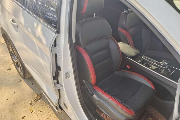 Used SOL X8 2021 300T DCT Leading Smart Connectivity Version 7 Seats